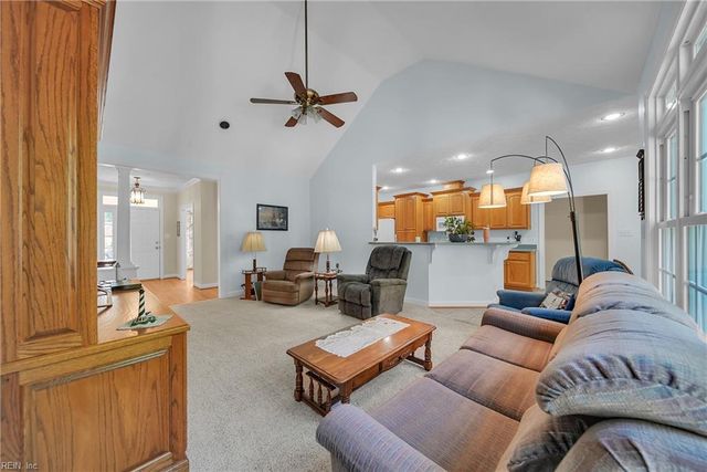 211 Darden DR, Poquoson, VA 23662