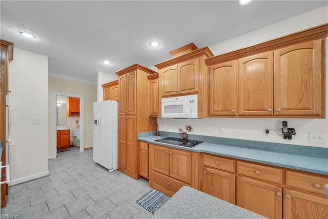 211 Darden DR, Poquoson, VA 23662