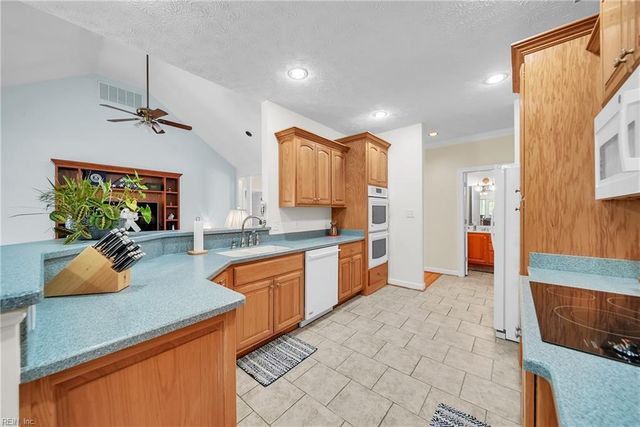 211 Darden DR, Poquoson, VA 23662