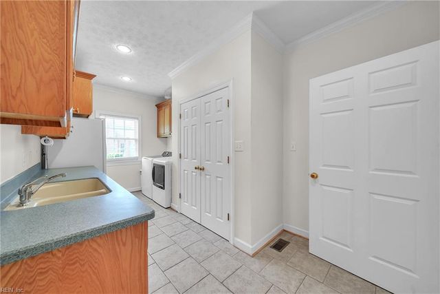 211 Darden DR, Poquoson, VA 23662