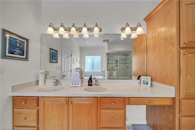 211 Darden DR, Poquoson, VA 23662