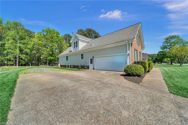 211 Darden DR, Poquoson, VA 23662