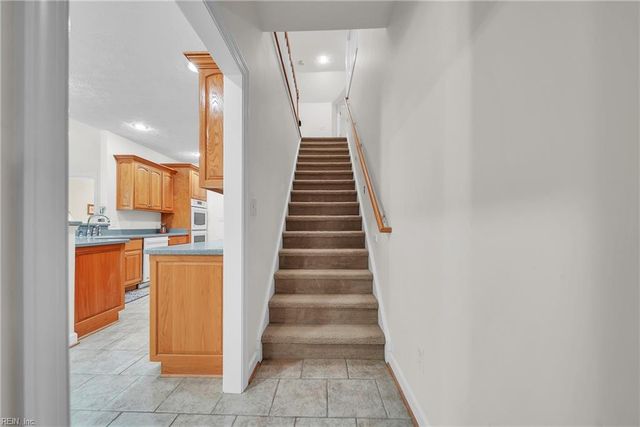 211 Darden DR, Poquoson, VA 23662