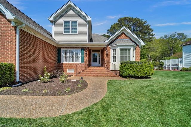 211 Darden DR, Poquoson, VA 23662
