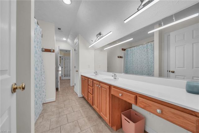 211 Darden DR, Poquoson, VA 23662