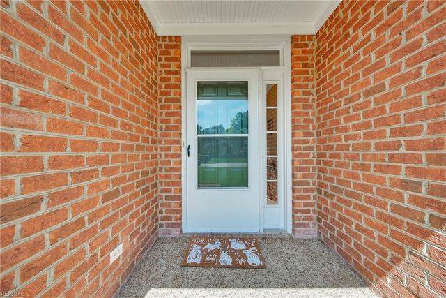 211 Darden DR, Poquoson, VA 23662