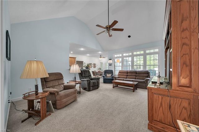 211 Darden DR, Poquoson, VA 23662