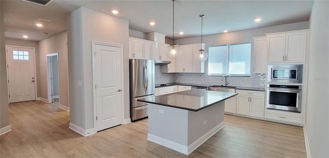 28564 SWEET PERSIMMON DRIVE, Wesley Chapel, FL 33543