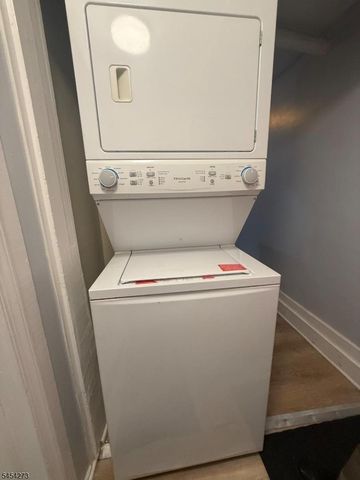 12 Thomas St, Newark City, NJ 07114