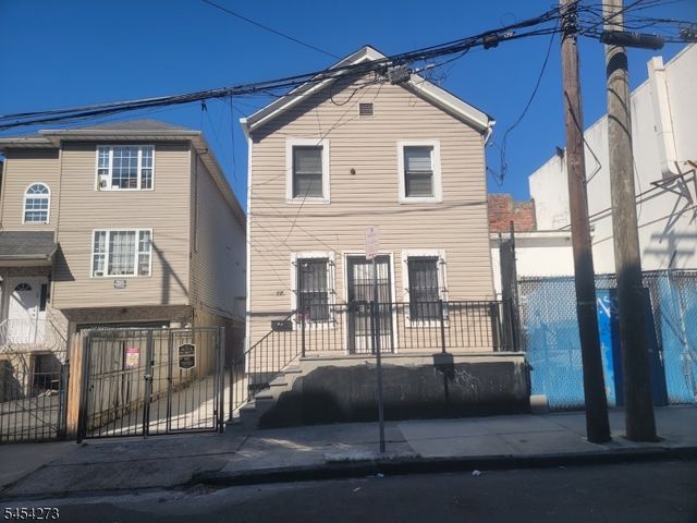 12 Thomas St, Newark City, NJ 07114