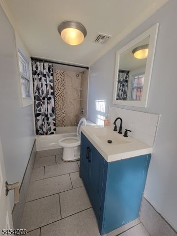 12 Thomas St, Newark City, NJ 07114