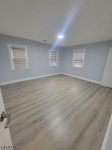 12 Thomas St, Newark City, NJ 07114