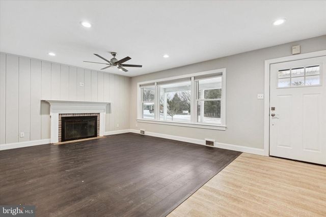 208 CHEYNEY DR, West Chester, PA 19382