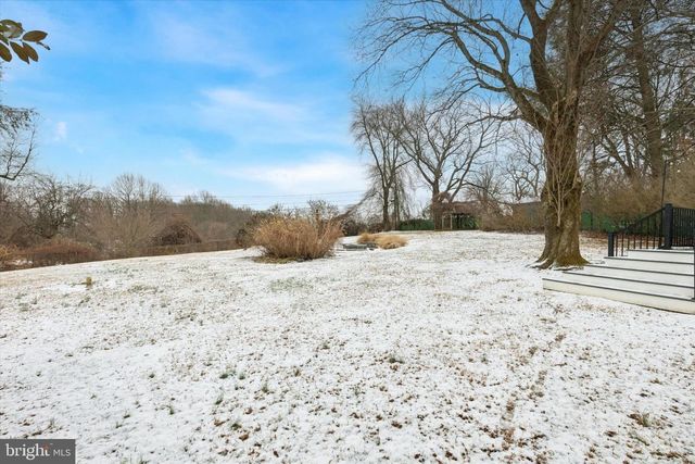 208 CHEYNEY DR, West Chester, PA 19382