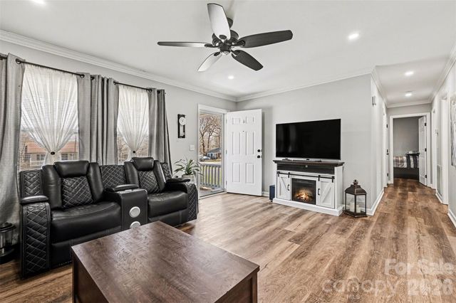 3545 Yorkland Drive, Hickory, NC 28601