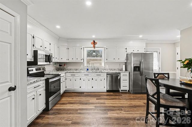 3545 Yorkland Drive, Hickory, NC 28601