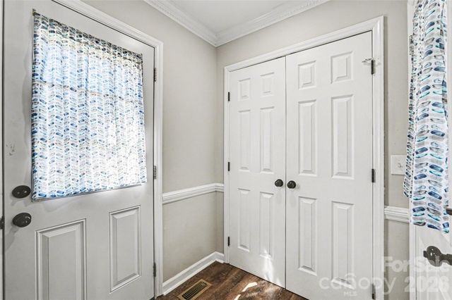 3545 Yorkland Drive, Hickory, NC 28601