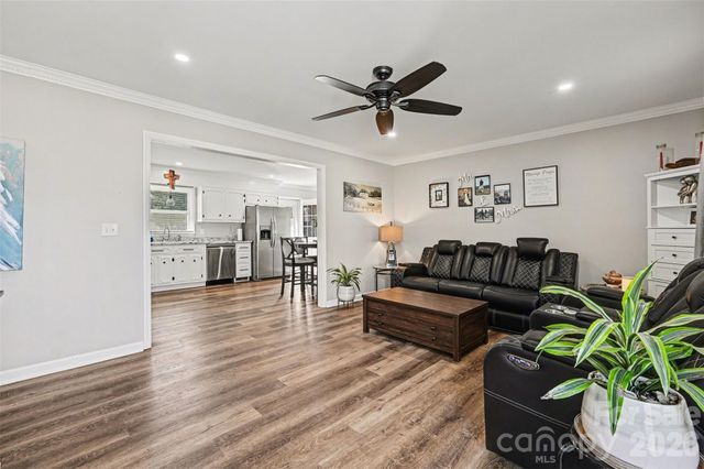 3545 Yorkland Drive, Hickory, NC 28601