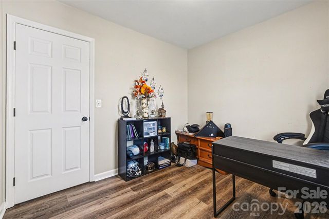 3545 Yorkland Drive, Hickory, NC 28601