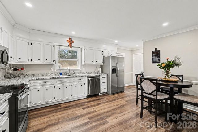 3545 Yorkland Drive, Hickory, NC 28601