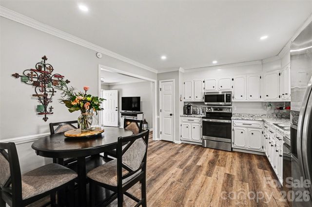 3545 Yorkland Drive, Hickory, NC 28601