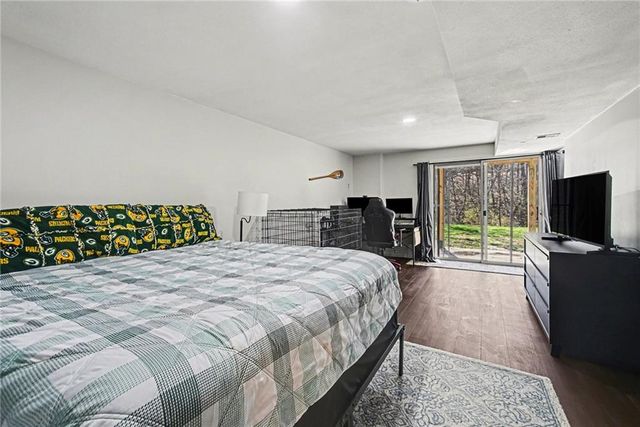 8737 NW 82nd Street, Kansas City, MO 64152