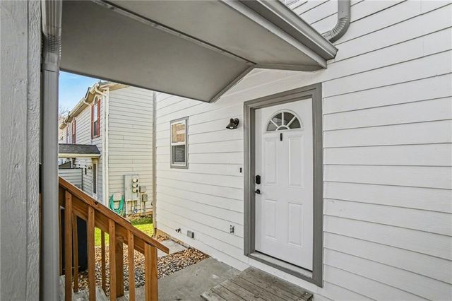 8737 NW 82nd Street, Kansas City, MO 64152