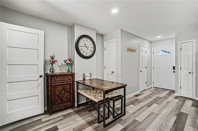 8737 NW 82nd Street, Kansas City, MO 64152