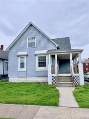 216 Poplar Street, Wyandotte, MI 48192