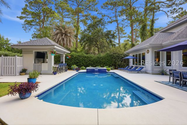 5 Stonewall Cir, Hilton Head Island, SC 29926