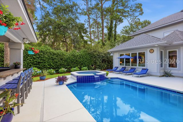5 Stonewall Cir, Hilton Head Island, SC 29926