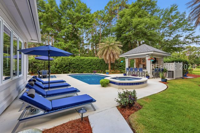 5 Stonewall Cir, Hilton Head Island, SC 29926