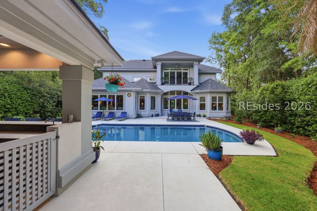 5 Stonewall Cir, Hilton Head Island, SC 29926