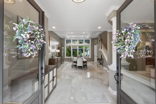 5 Stonewall Cir, Hilton Head Island, SC 29926