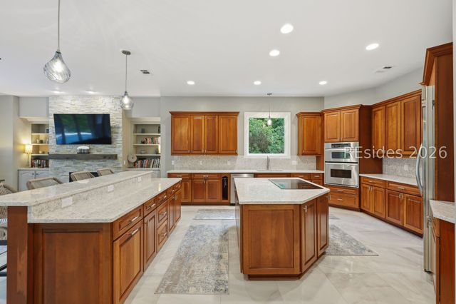 5 Stonewall Cir, Hilton Head Island, SC 29926