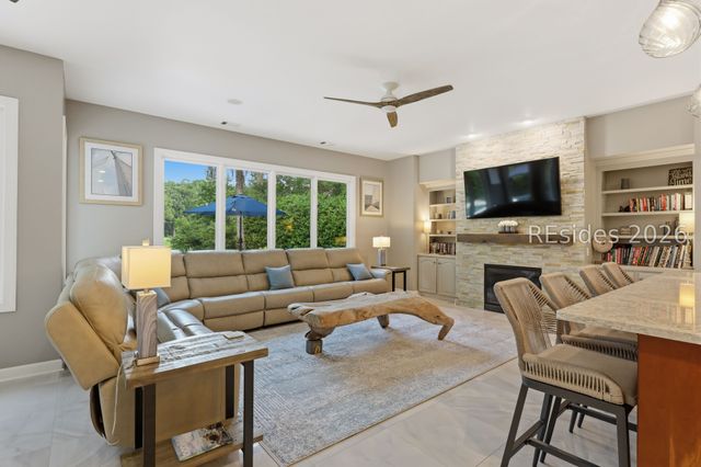 5 Stonewall Cir, Hilton Head Island, SC 29926