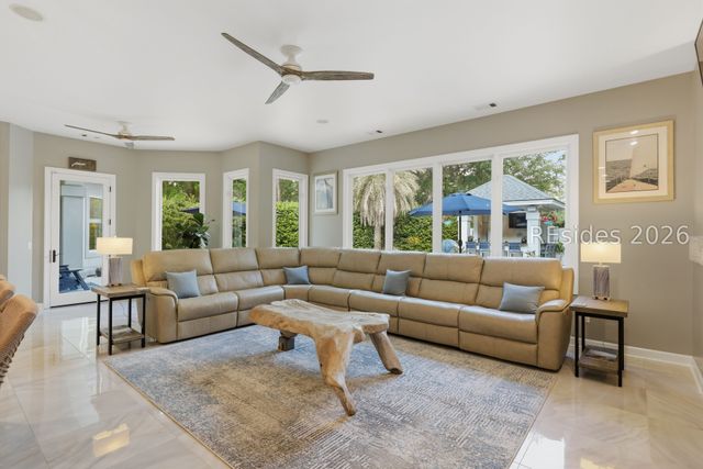 5 Stonewall Cir, Hilton Head Island, SC 29926