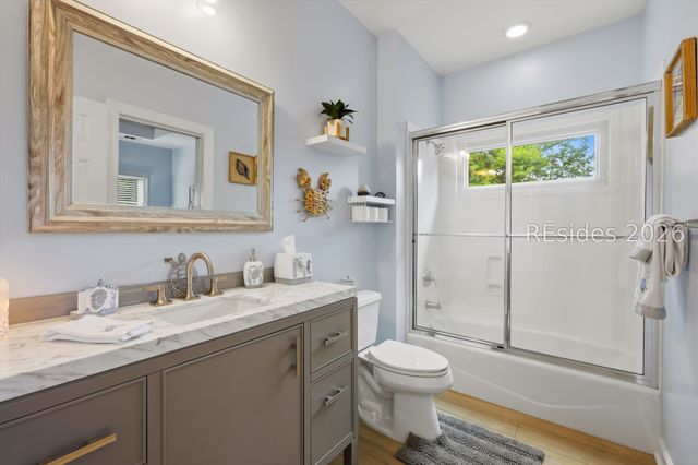 5 Stonewall Cir, Hilton Head Island, SC 29926