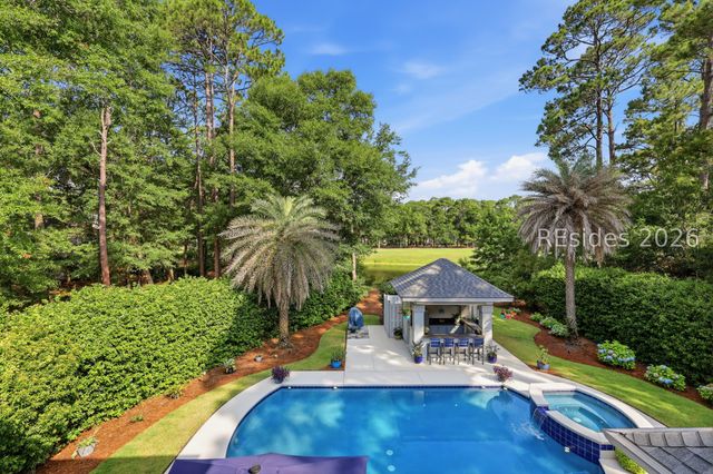 5 Stonewall Cir, Hilton Head Island, SC 29926