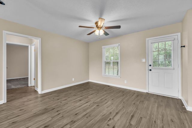 711 Green Valley Ct, Clarksville, TN 37042