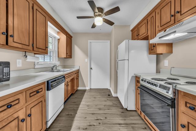 711 Green Valley Ct, Clarksville, TN 37042
