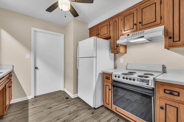 711 Green Valley Ct, Clarksville, TN 37042