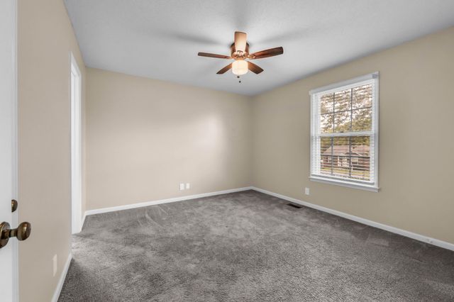 711 Green Valley Ct, Clarksville, TN 37042