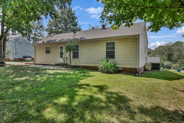 711 Green Valley Ct, Clarksville, TN 37042