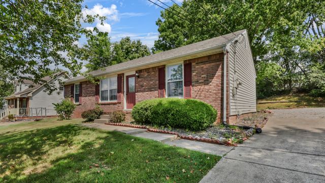 711 Green Valley Ct, Clarksville, TN 37042