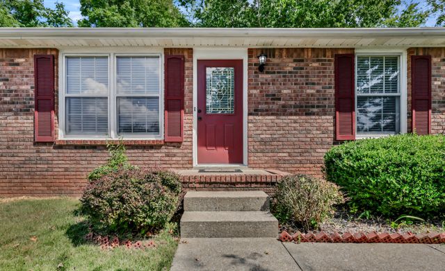 711 Green Valley Ct, Clarksville, TN 37042