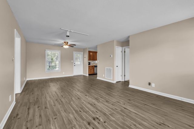 711 Green Valley Ct, Clarksville, TN 37042
