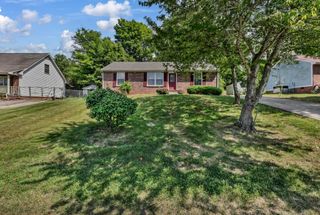 711 Green Valley Ct, Clarksville, TN 37042