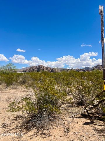 17500 Lemuel Circle, El Paso, TX 79938