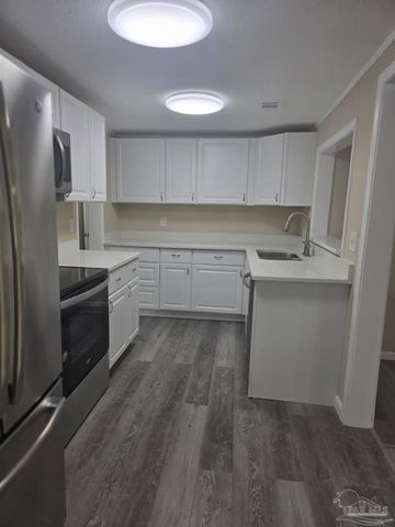 7607 Charity Dr, Pensacola, FL 32534